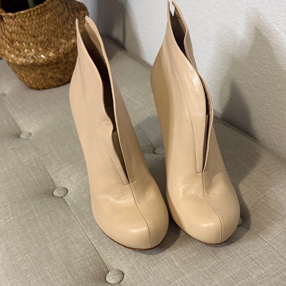 Barneys New York CO-OP Cream Heeled leather Boots 39 - Picture 3 of 9